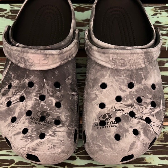 Marbled Clogs with Ventilation Holes - Picture 3 of 5